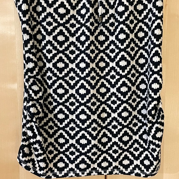 Sleeveless Top Cream and Black size Small/Medium - Picture 3 of 6
